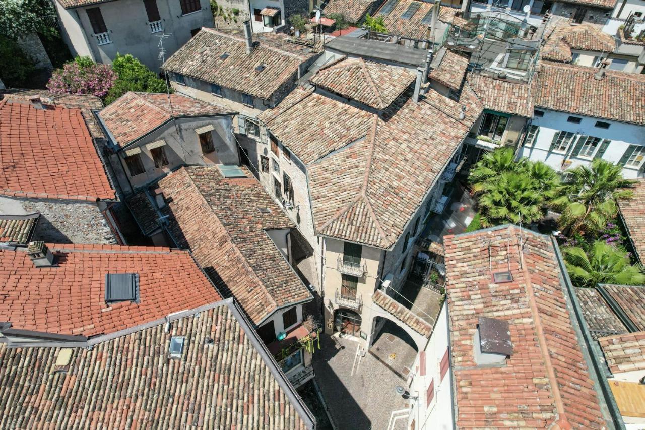 Steps From The Lake - Charme In The Inner City Desenzano del Garda Exterior foto