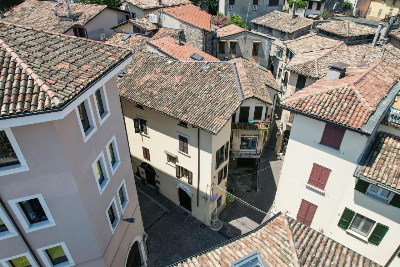 Steps From The Lake - Charme In The Inner City Desenzano del Garda Exterior foto